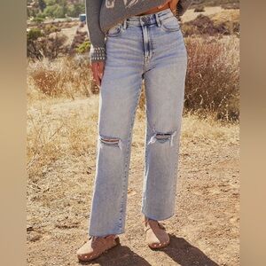 NWT VICI Icon Super Stretch High Rise Straight Jeans in  Light Wash, Size 27